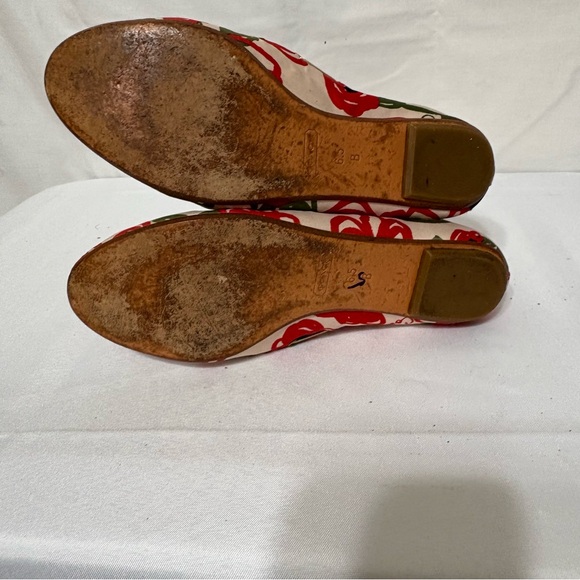 Coach women's flats with a floral print and tassel detail. Size 6.5 - Picture 6 of 6
